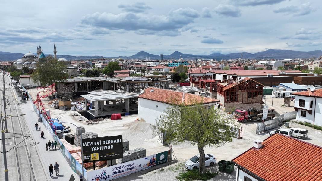 Türbe arkasında hummalı çalışma! İşte kare kare Mevlevi Dergahı'nda son durum 1